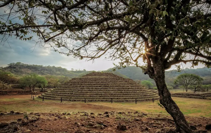 Visita Guachimontones ubicada en Jalisco. Foto: INAH. Visita Guachimontones ubicada en Jalisco. Foto: INAH.