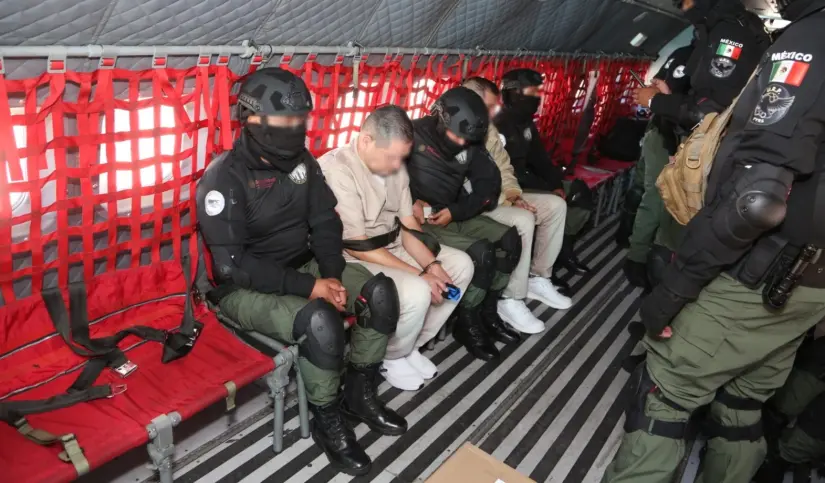 Gobierno de México realiza traslado de 60 reos a Centros Federales de Reinserción Social