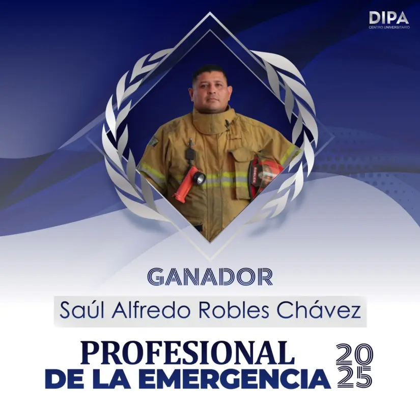 Comandante de Bomberos de Mazatlán es reconocido como Saúl Robles fue distinguido con el reconocimiento de