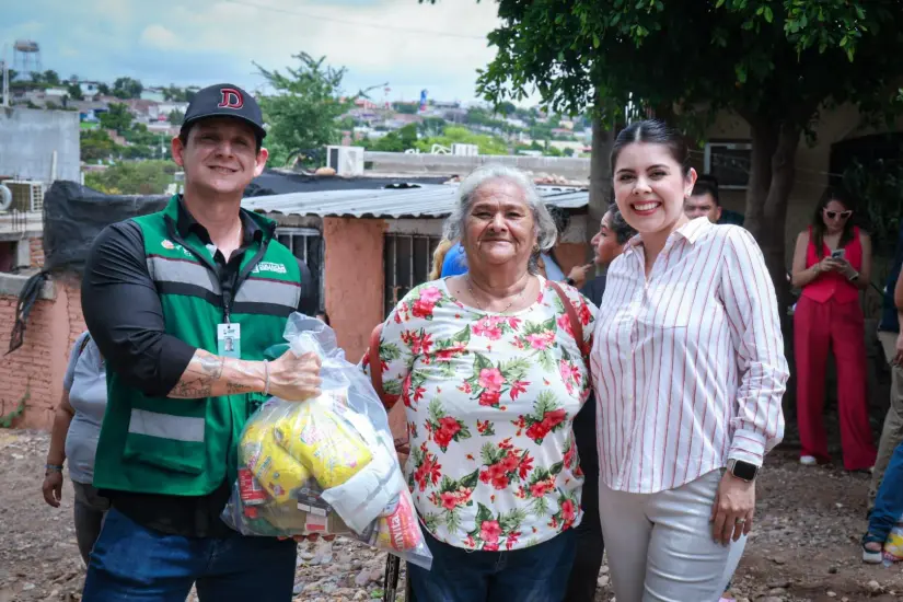 DIF Culiacán entrega despensas y servicios médicos a familias vulnerables DIF Culiacán entrega despensas y servicios médicos a familias vulnerables. Foto: Ayuntamiento de Culiacán