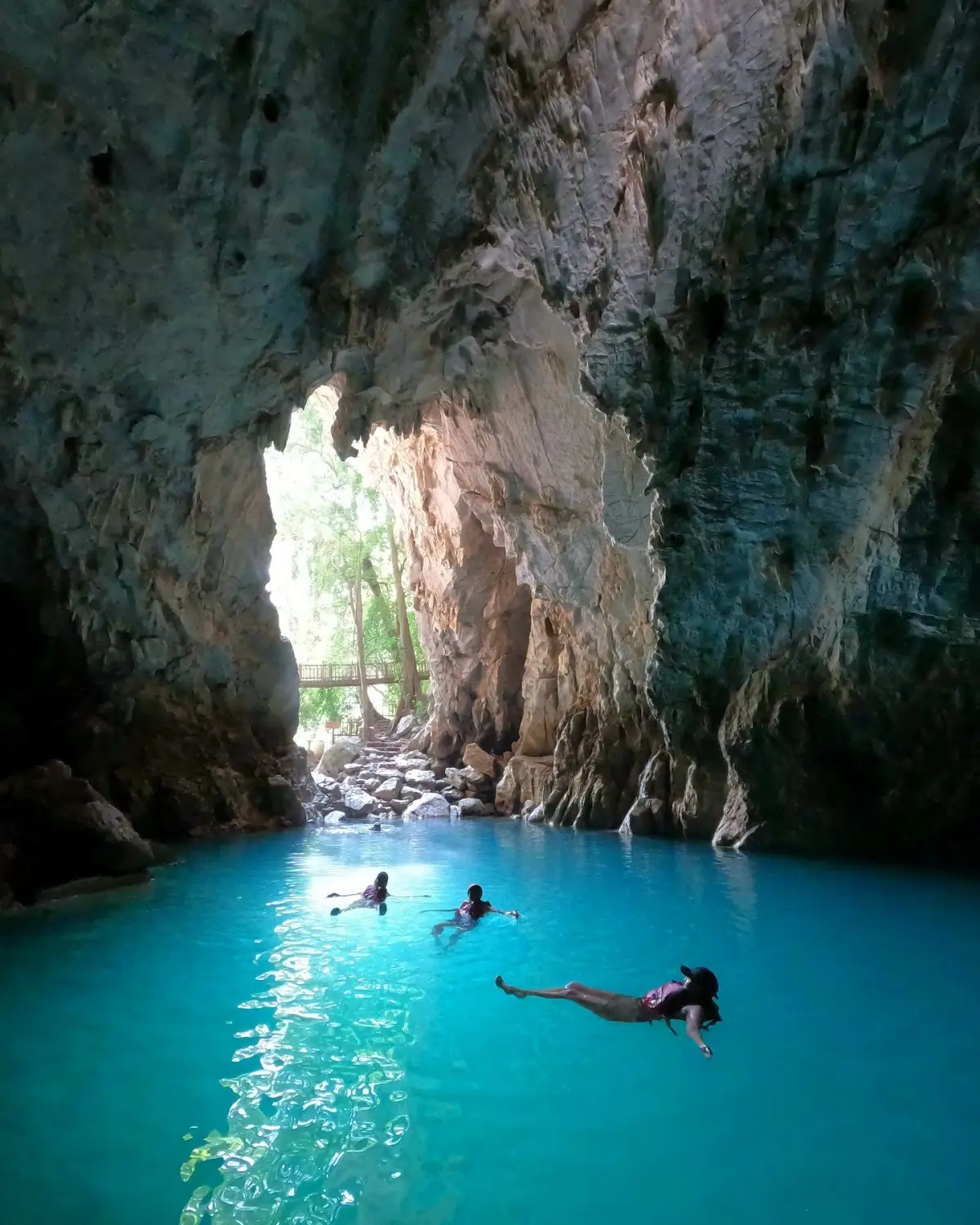 La Cueva del Agua es un cenote oculto en el corazón de la Huasteca Potosina. Foto: HuaXteca