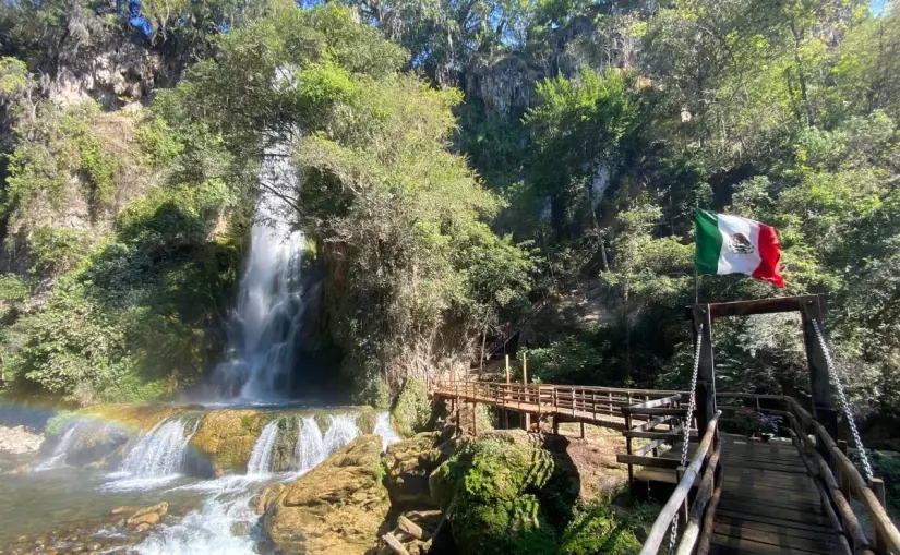Lugares poco conocidos de San Luis Potosí La cascada El Aguacate es la segunda más alta de San Luis Potosí. Foto: Cortesía