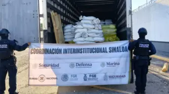 En Culiacán aseguran camión con casi 5 toneladas de precursores químicos para elaborar metanfetamina