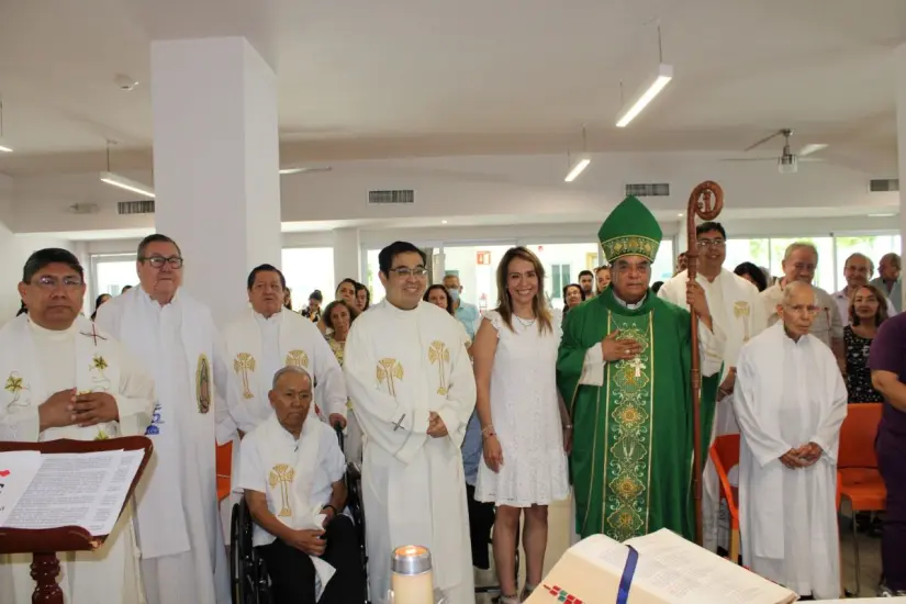 Casa Del Carmen Culiacán El Obispo Jesús José Herrera Quiñones presidió la misa conmemorativa por los 100 años de la Casa del Carmen, resaltando el valor espiritual y humano de esta obra centenaria.