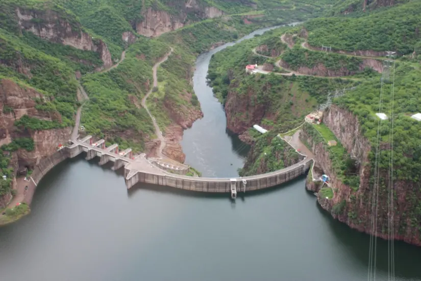 Río Yaqui: el río más grande de Sonora que cruza fronteras Varias presas se alimentan del Río Yaqui. Foto: Portal Ambiental