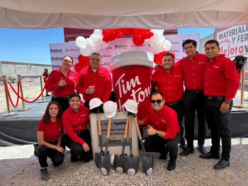 Colocan primera piedra de Tim Hortons Parras .Foto: Cortesía. Colocan primera piedra de Tim Hortons Parras .Foto: Cortesía.