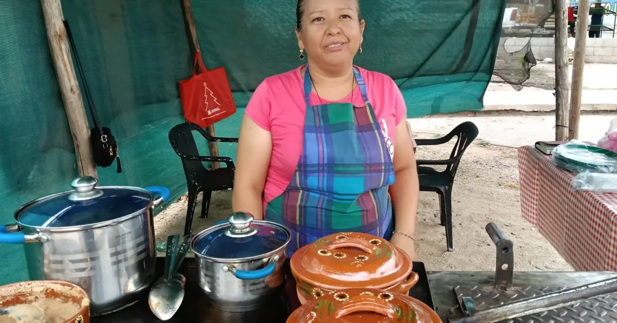 Con tortillas de harina, tres guisos y mucha esperanza, Araceli inicia su propio negocio en Alturas del Sur