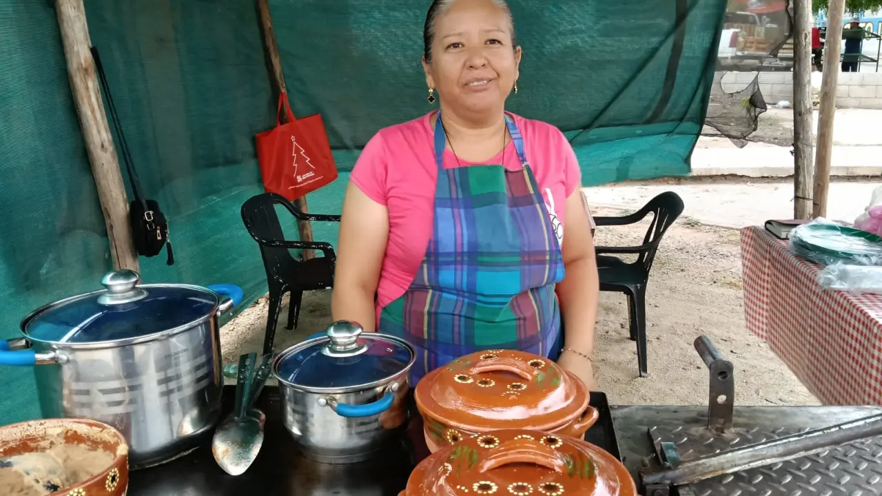 Araceli Martínez es la nueva emprendedora de Alturas del Sur. Vende burritos de guisos con muy buen sazón.