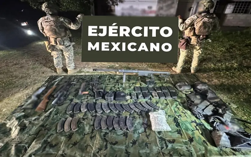 Armas y municiones asegurados en Culiacán. Foto: SSPC
