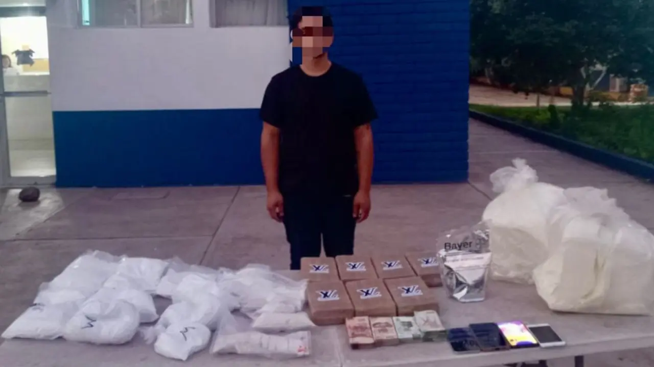¡Cayó en Culiacán! Detienen a sujeto con 35 kilos de sustancias y dinero.