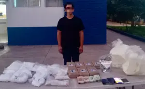 Intentó huir… pero llevaba droga y más de $140 mil en efectivo