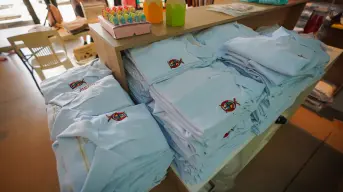 Inicia entrega de uniformes, útiles y calzado escolar gratuito en Sinaloa: fechas y requisitos