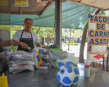 Don Pancho, el taquero de Catedral que lleva 50 años sirviendo tacos con historia