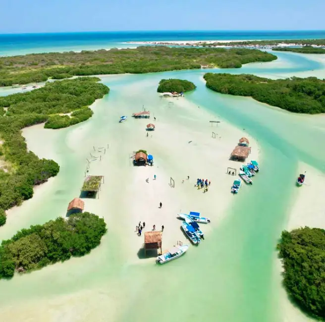 Se necesita de un trayecto en lancha para llegar a Isla Columpios. Foto: cortesía Se necesita de un trayecto en lancha para llegar a Isla Columpios. Foto: cortesía.