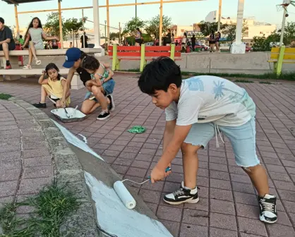 Vecinos y artista urbano de Culiacán dan vida a mural comunitario en el Parque Colinas de la Ribera