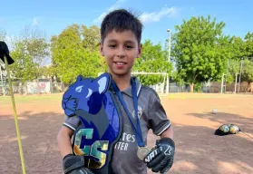 Sergio Emilio, el pequeño arquero de grandes sueños que entrena para atajar el futuro