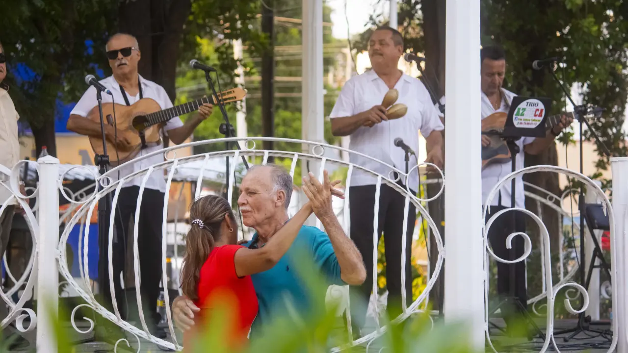 Culiacán se llena de amor con los boleros del Trío Azteca. Foto: IMCC