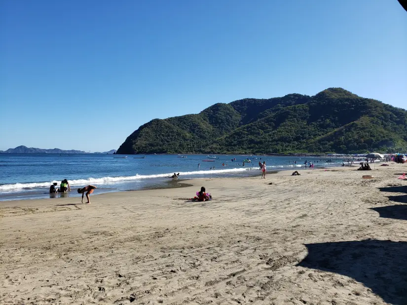 Estas son algunas de las actividades que puedes realizar en Playa La Boquita. Foto: BeachSearcher.