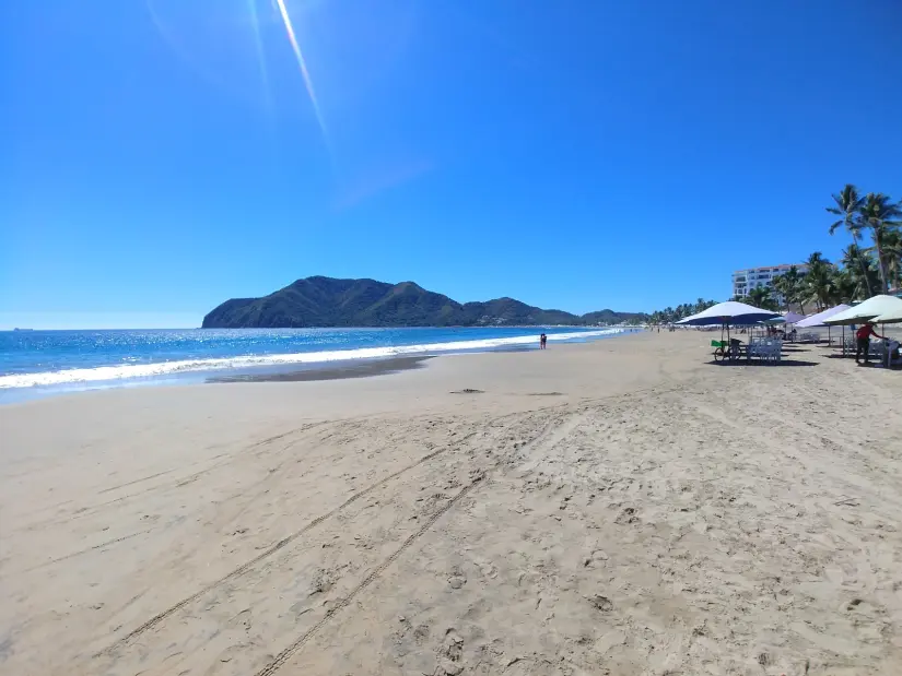 Disfruta de un fin de semana en familia en Playa La Boquita. Foto: BeachSearcher.