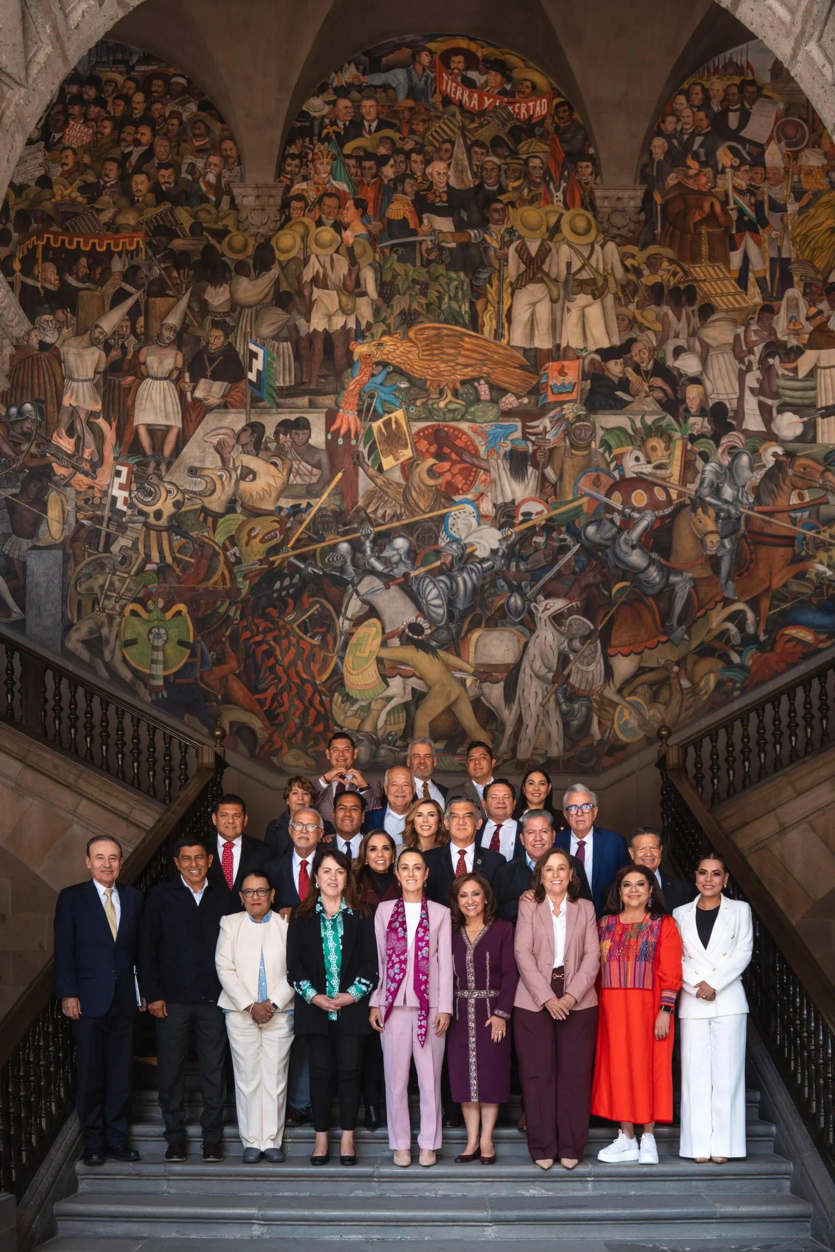 Reunión de Gobernadores con la Presidenta Claudia Sheinbaum. La Presidenta Claudia Sheinbaum se reunió con los Gobernadores para mostrar avances de IMSS-Bienestar. Foto: Cortesía.