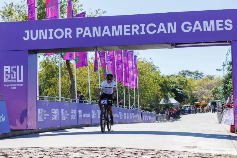 Ciclista Iván Aguilar Villegas gana la medalla de oro en ciclismo de montaña. Foto: cortesía Ciclista Iván Aguilar Villegas gana la medalla de oro en ciclismo de montaña. Foto: Cortesía.