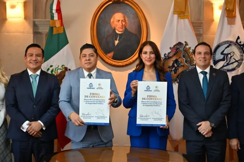 Firman convenio por la seguridad Gobernadora de la Gente, Libia Dennise García Muñoz Ledo, y el Gobernador de San Luis Potosí, José Ricardo Gallardo Cardona. Foto: Cortesía.