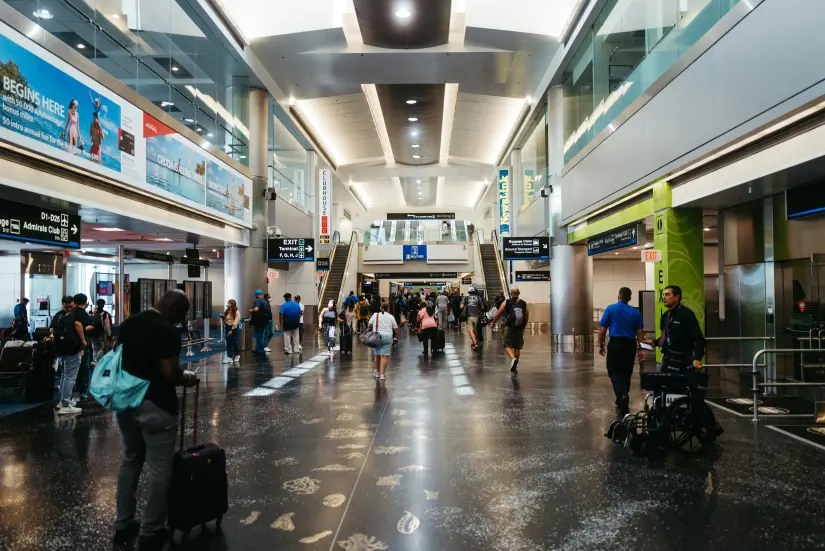 Considera no comprar tus boletos de avión en estas fechas. Foto: Cortesía.