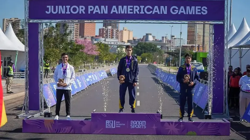 El ciclista de Aguascalientes José Prieto gana la medalla de plata en ciclismo de ruta. Foto: Cortesía.
