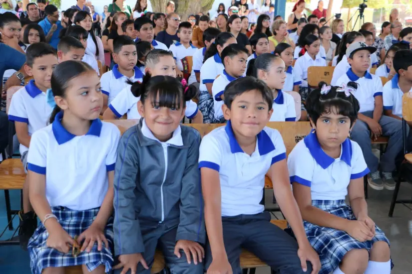 Cuándo entregarán los vales para útiles escolares y uniformes en Baja California Sur. Foto: Cortesía