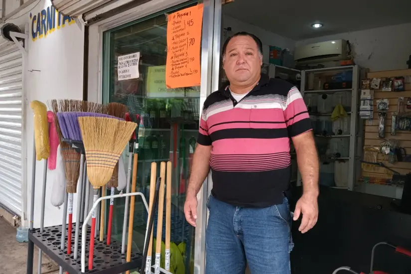 imagen recuadro Para Javier, este negocio de venta de productos de limpieza es, además de un ingreso extra, una forma de mantenerse activo.