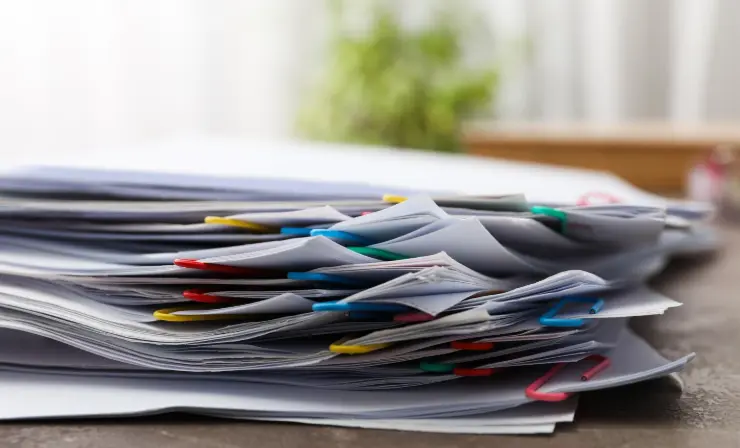 Estos son los documentos que debes presentar al tramitar la CURP biométrica. Foto: Freepik. 