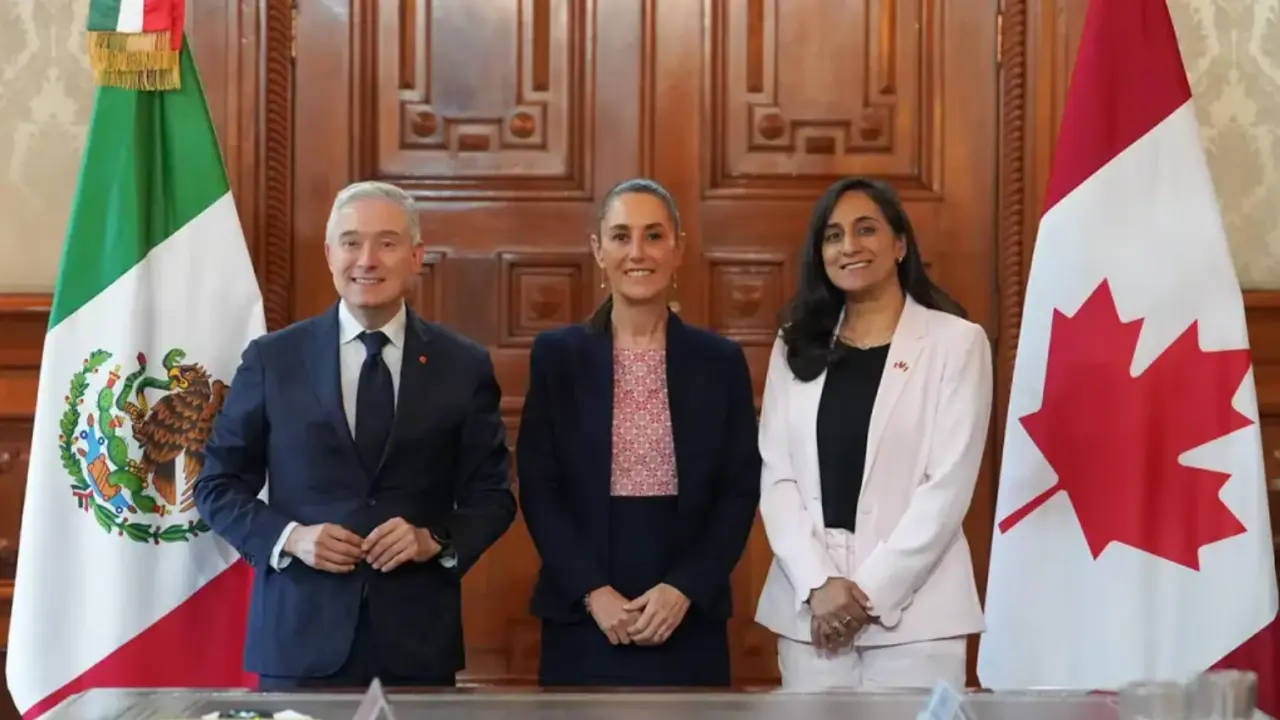 Claudia Sheinbaum y representantes del gobierno de Canadá. Foto: Gobierno de México