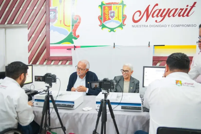 El gobierno de Nayarit comenzó la capacitación de personal e instalación de equipos para tramitar la CURP biométrica. Foto: Cortesía