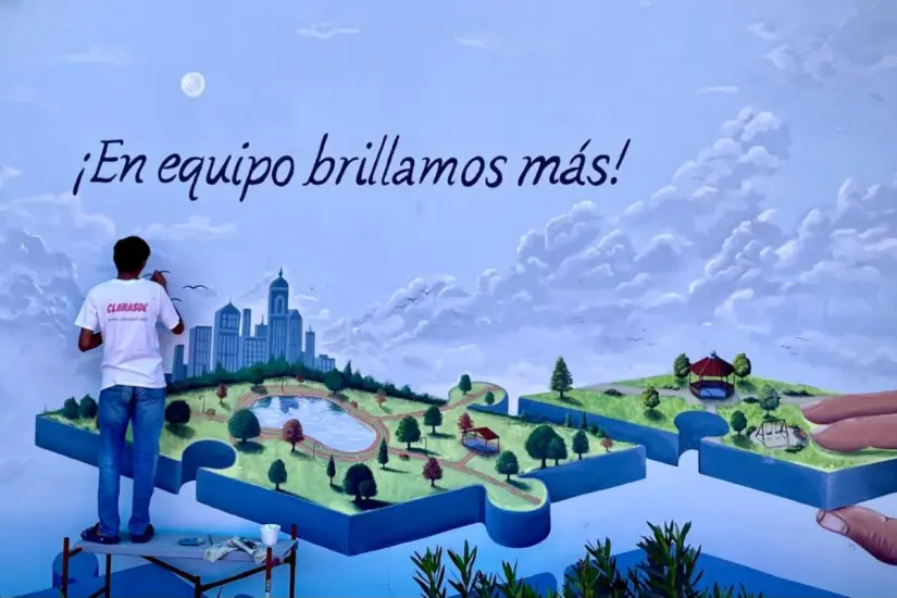 Para Demetrio, cada mural es una oportunidad para que una comunidad se vea a sí misma y se fortalezca. Y cada escultura es un intento por capturar una memoria compartida.