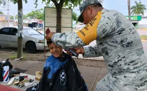 Personal de la Guardia Nacional realiza labor social y mejora del entorno en colonias de Culiacán