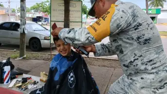 Personal de la Guardia Nacional realiza labor social y mejora del entorno en colonias de Culiacán