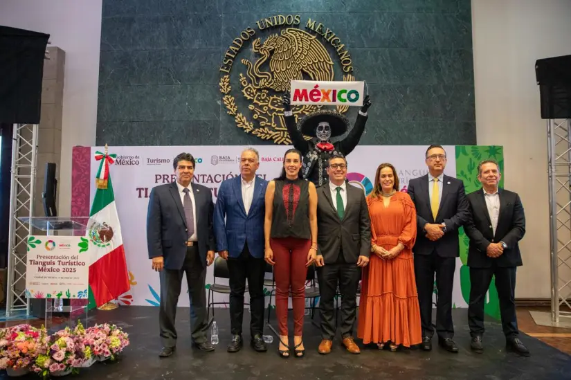 Josefina Rodríguez Zamora y Miguel Aguíñiga Rodríguez presentaron oficialmente el Tianguis Turístico 2025. Foto: Cortesía.