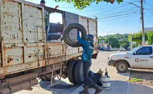 ¡Alto al dengue! Campaña de descacharrización llega a la colonia Libertad en Culiacán