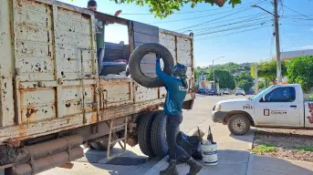 ¡Alto al dengue! Campaña de descacharrización llega a la colonia Libertad en Culiacán