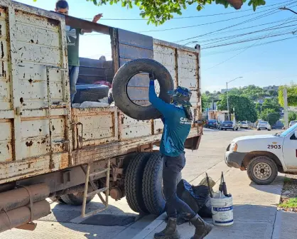 ¡Alto al dengue! Campaña de descacharrización llega a la colonia Libertad en Culiacán