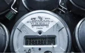 ¿Cuál es la multa por manipular el medidor de luz de la CFE en Zacatecas?