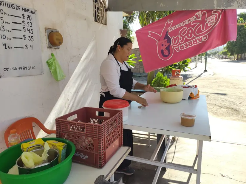 Con cada tortilla, Virginia amasa sueños y esperanza en la colonia Toledo Corro. Foto: Juan Madrigal