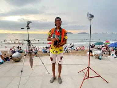 El fotógrafo de 10 pesitos que venció la esclerosis y conquista a Mazatlán