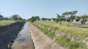 Ante temporada de lluvias limpian arroyo de la 7 Gotas y el canal que cruza sobre el bulevar Agricultores en Culiacán