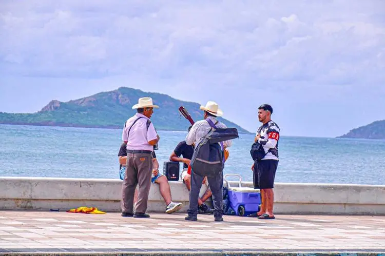 El Malecón de Mazatlán, 21 kilómetros de vistas impresionantes del océano Pacífico