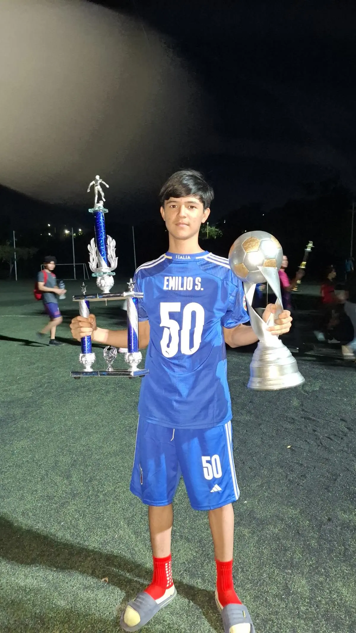 Emilio “El 50” brilla en la cancha: anota cuatro goles y provoca un autogol. Foto: Cortesía