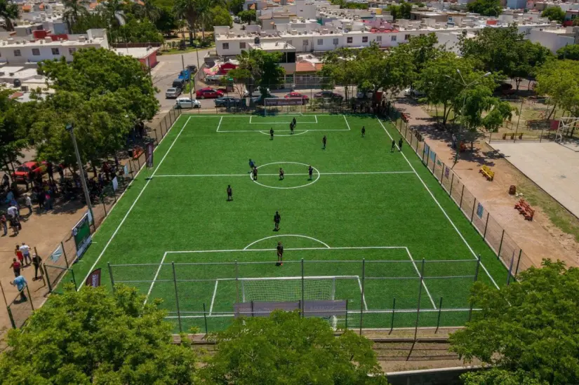 La nueva cancha de pasto sintético beneficiará a cientos de niñas, niños y jóvenes del fraccionamiento Villa del Real. La nueva cancha de pasto sintético beneficiará a cientos de niñas, niños y jóvenes del fraccionamiento Villa del Real. Foto: Cortesía