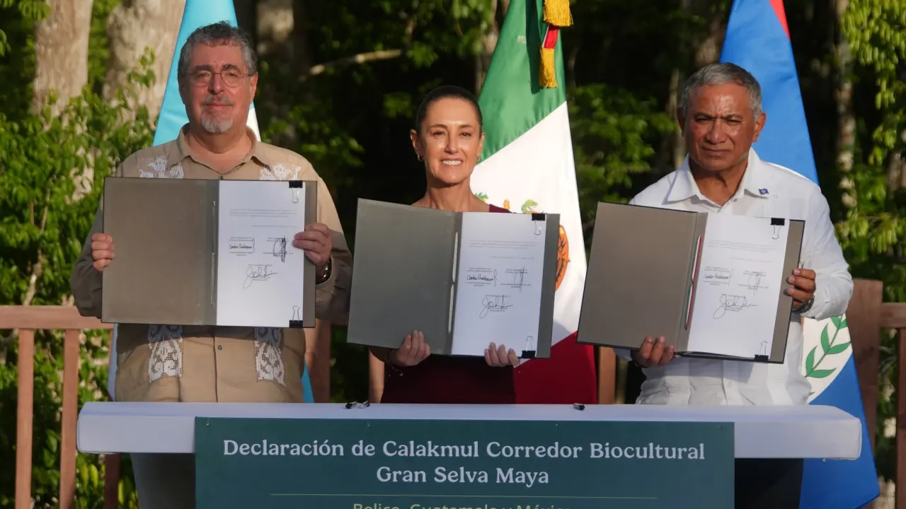 Por primera vez, los presidentes de México, Guatemala y Belice se reunieron en Calakmul para firmar un pacto de cooperación histórica en favor de la selva maya.
