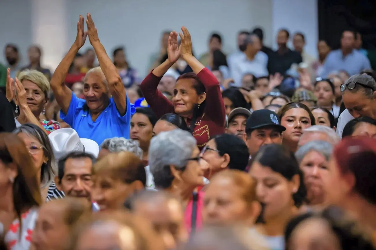 Con más de 3.2 millones de habitantes en 2024, Sinaloa registra un crecimiento poblacional de 2.1% anual y se mantiene en el lugar 17 a nivel nacional.