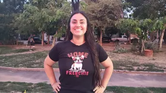 Carla llena de alegría el Parque Nakayama con sus clases de baile